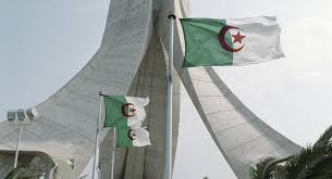 وزارة الدفاع الجزائرية تردّ على نشطاء الحراك الشعبي بمهاجمة المغرب
